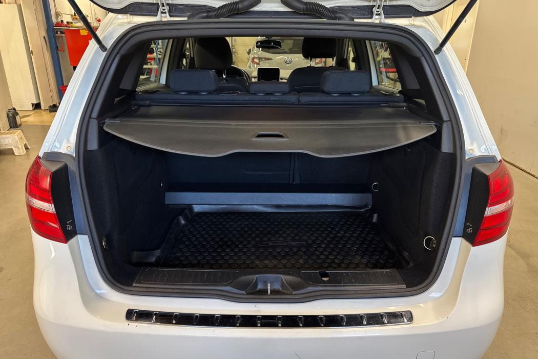 MERCEDES-BENZ B 2016