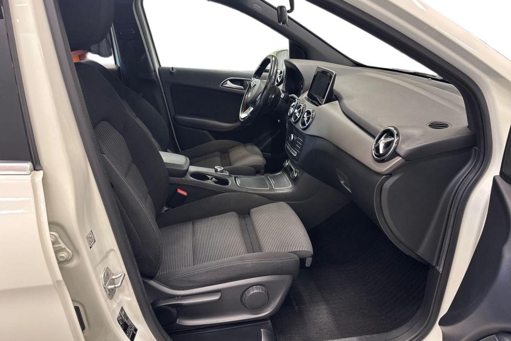 MERCEDES-BENZ B 2016