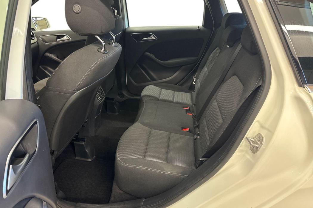 MERCEDES-BENZ B 2016