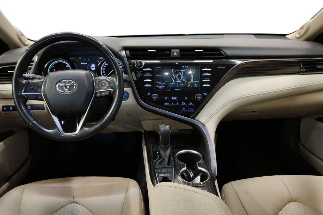 Toyota Camry 2019