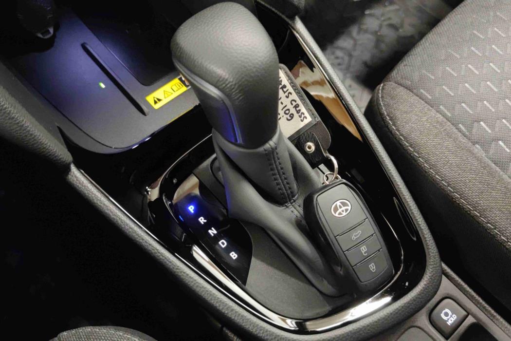 TOYOTA Yaris Cross 2024