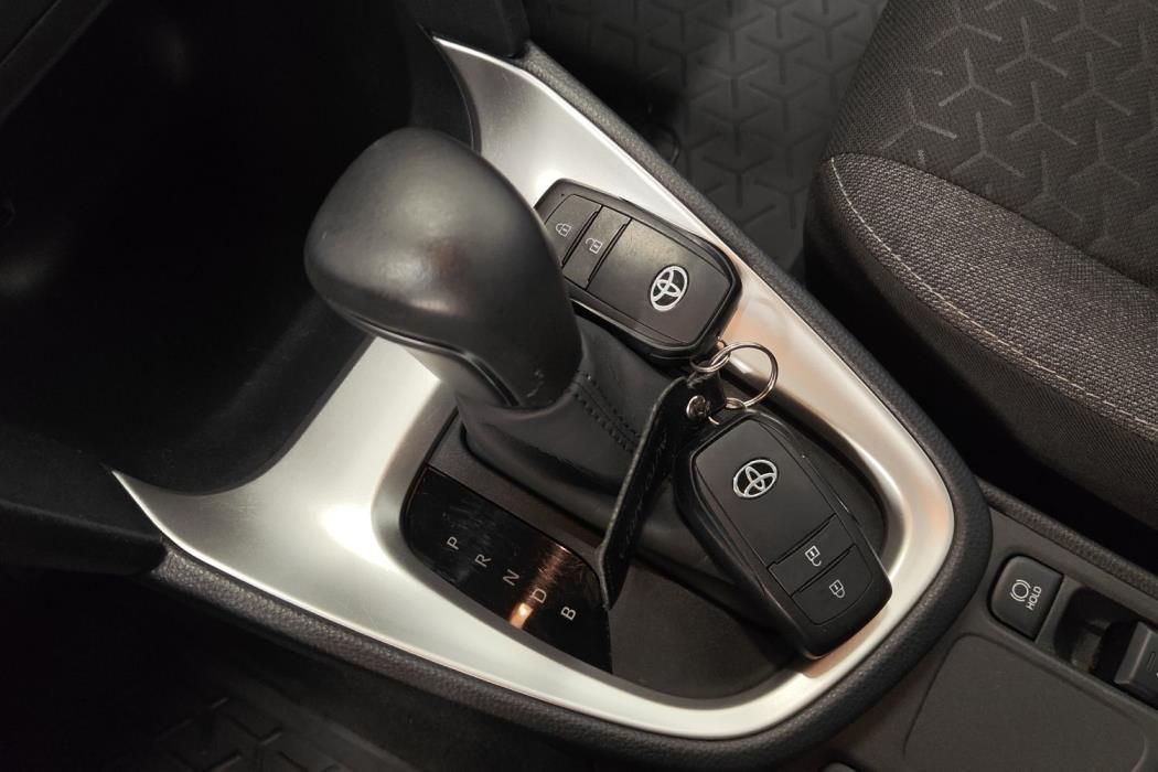 TOYOTA Yaris Cross 2023