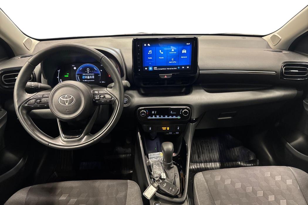 TOYOTA YARIS 2025