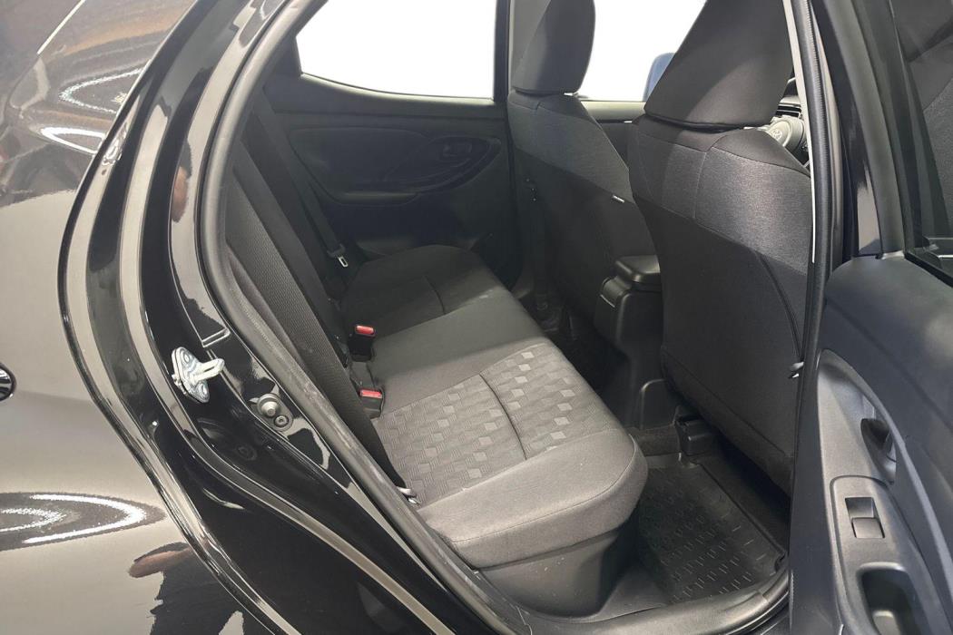 TOYOTA YARIS 2025