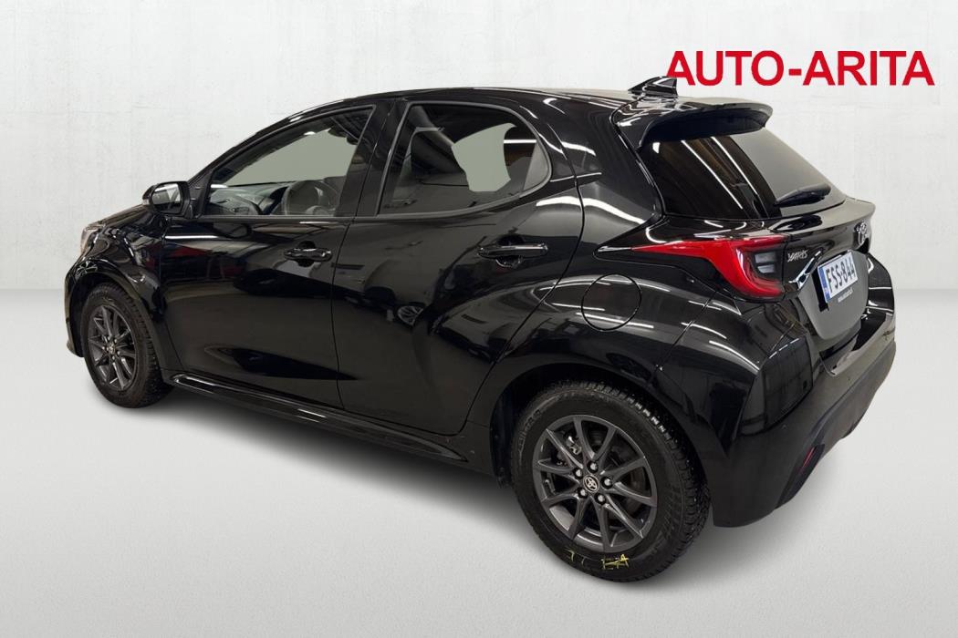 TOYOTA YARIS 2025