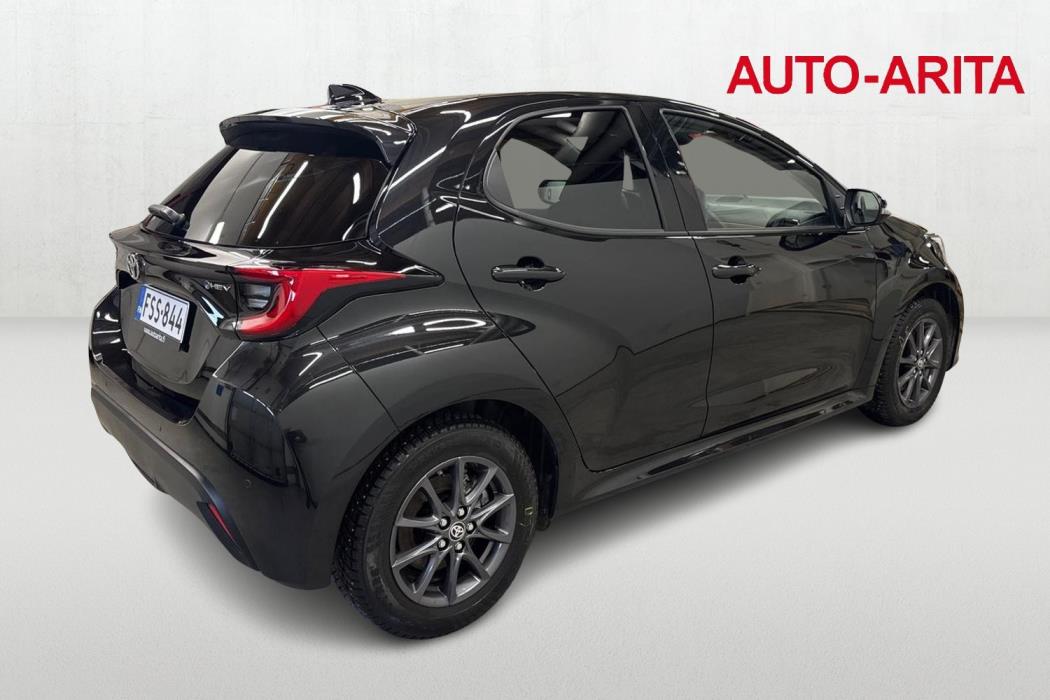 TOYOTA YARIS 2025