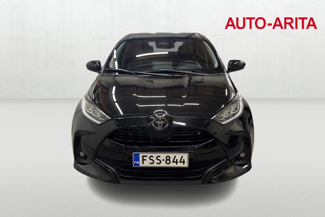 TOYOTA YARIS 2025