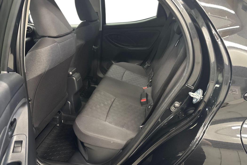 TOYOTA YARIS 2025