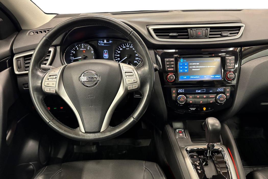 NISSAN Qashqai 2015