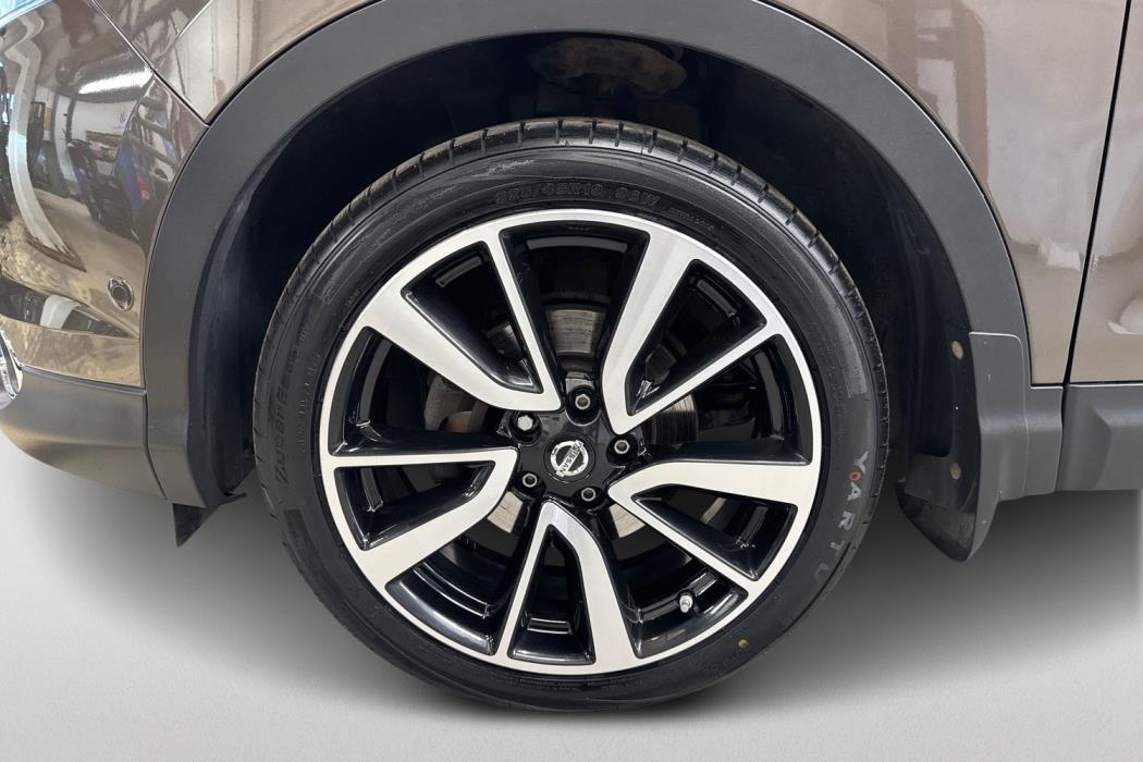 NISSAN Qashqai 2015