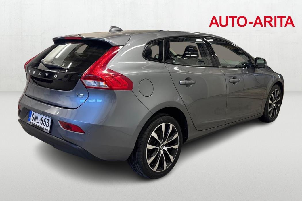 VOLVO V40 2019