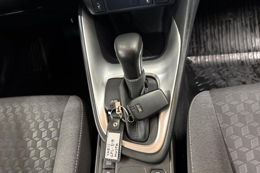 TOYOTA YARIS 2023