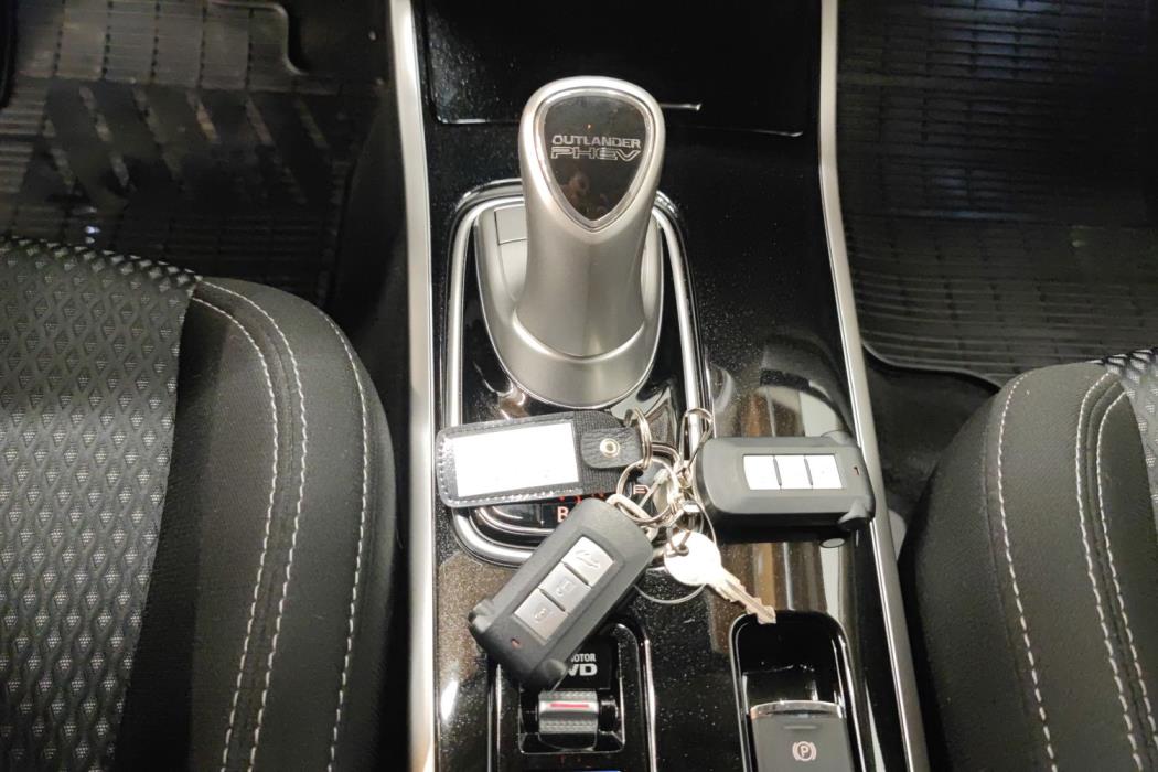 MITSUBISHI Outlander PHEV 2021