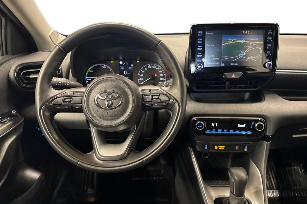 TOYOTA YARIS 2024