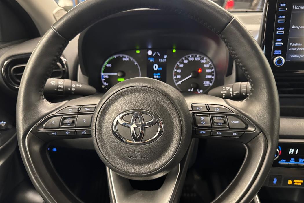 TOYOTA YARIS 2024