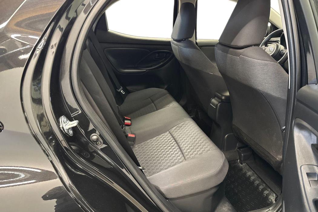 TOYOTA YARIS 2024