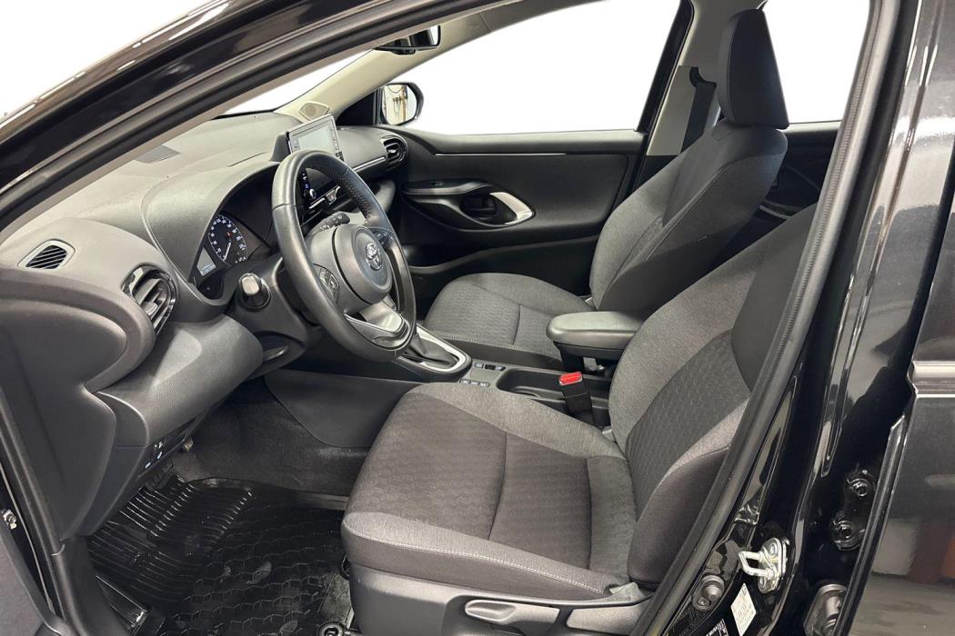 TOYOTA YARIS 2024