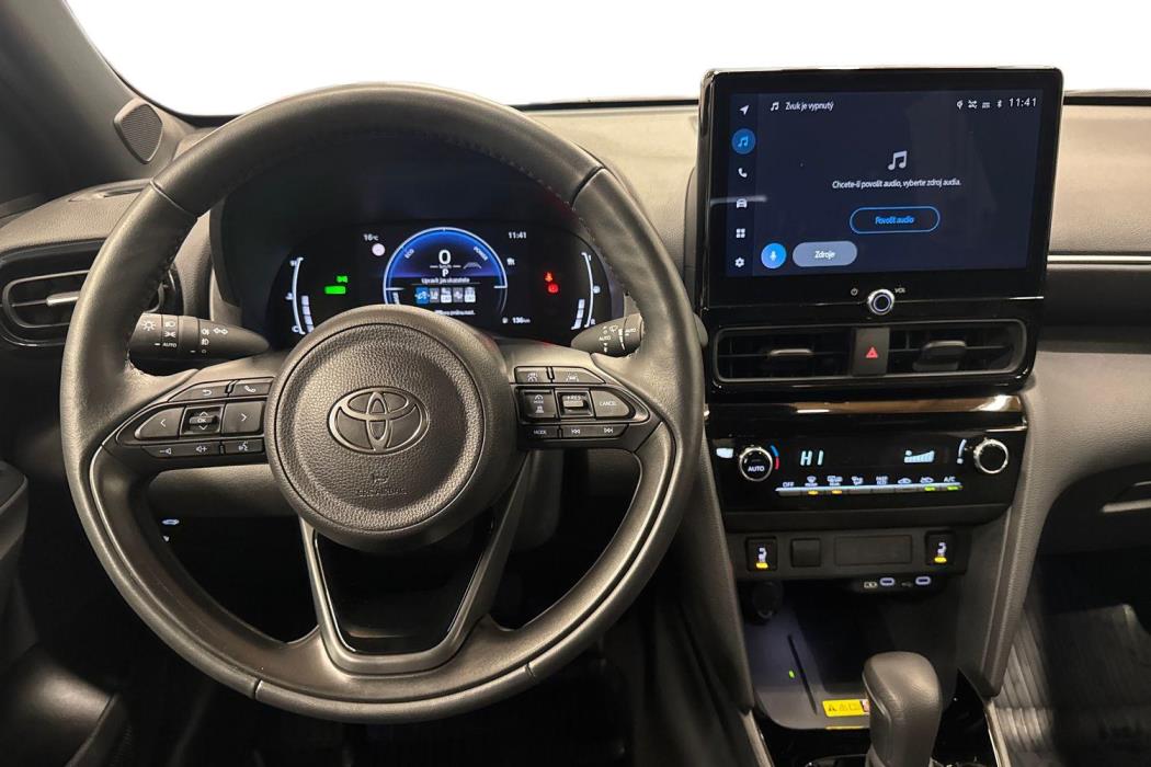 TOYOTA Yaris Cross 2024