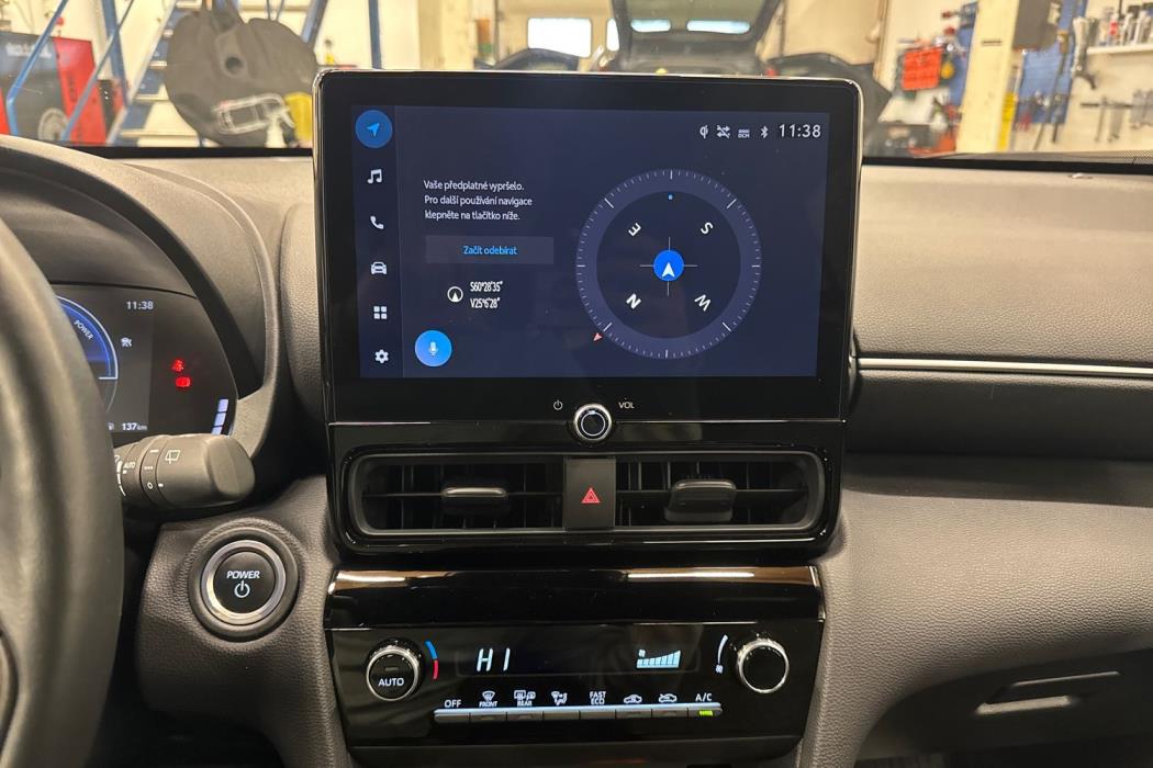 TOYOTA Yaris Cross 2024