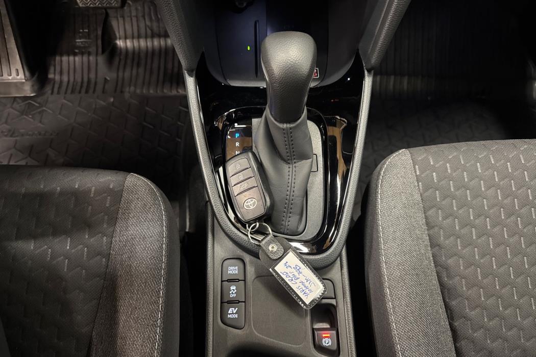 TOYOTA Yaris Cross 2024