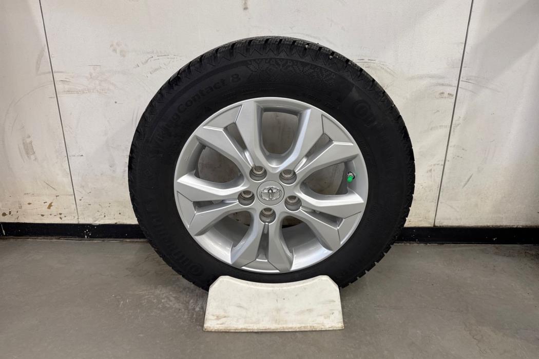 TOYOTA Yaris Cross 2024