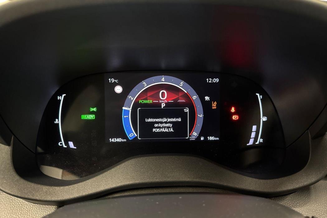 TOYOTA YARIS 2025
