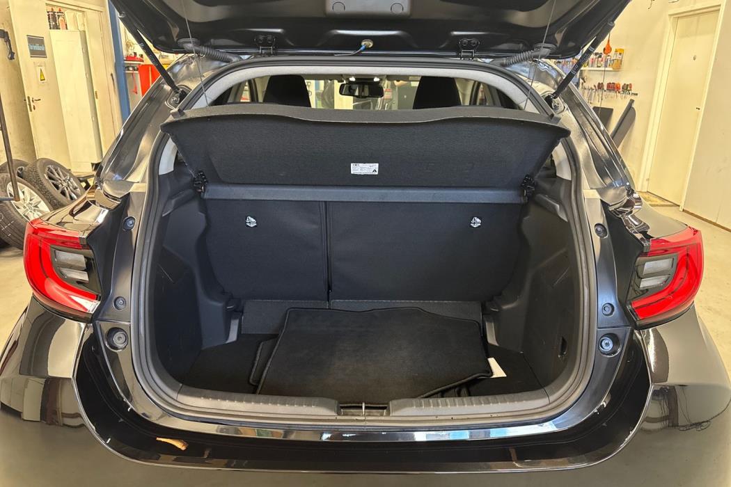 TOYOTA YARIS 2025