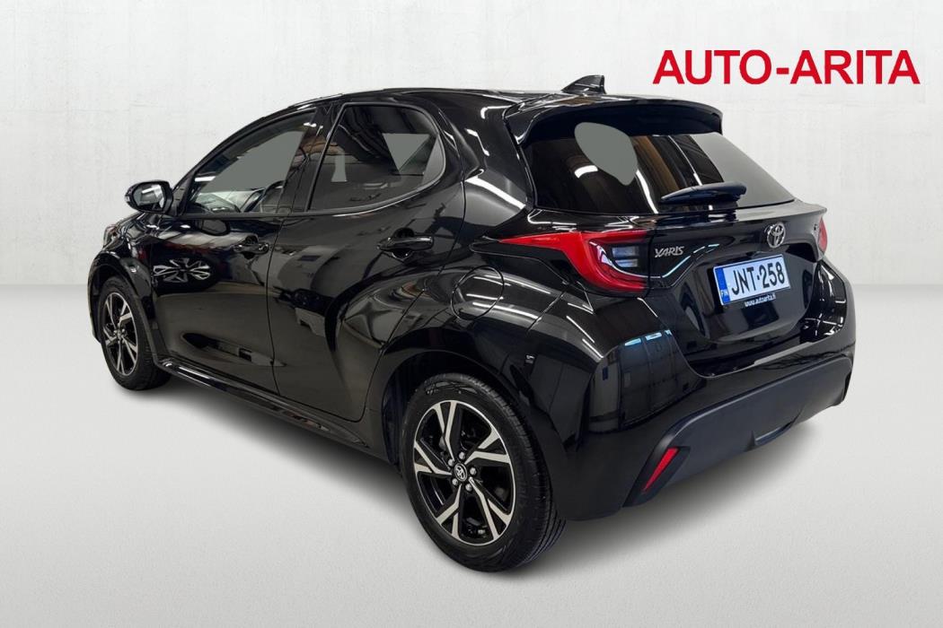 TOYOTA YARIS 2025