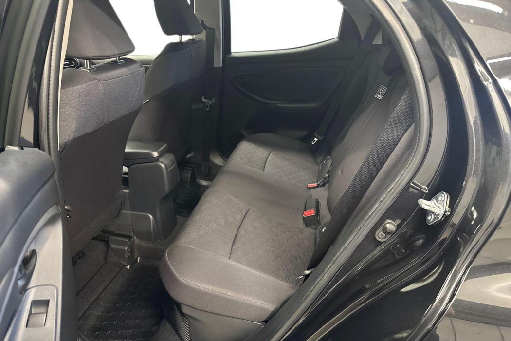 TOYOTA YARIS 2025