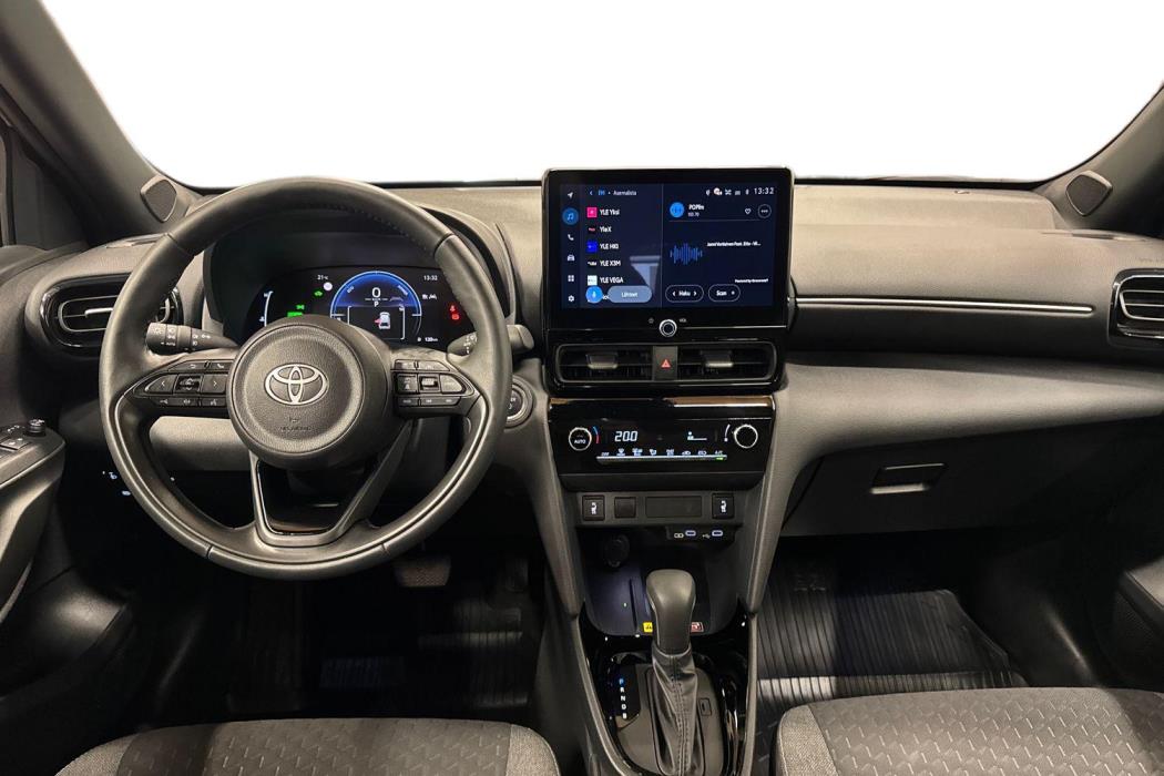TOYOTA Yaris Cross 2025