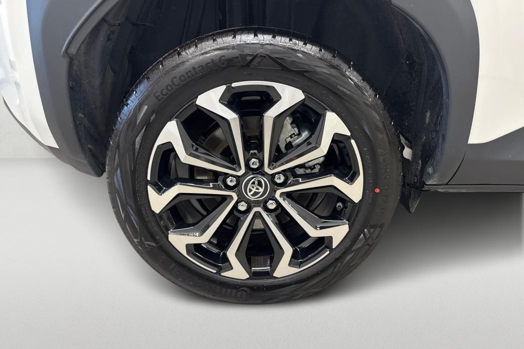 TOYOTA Yaris Cross 2025