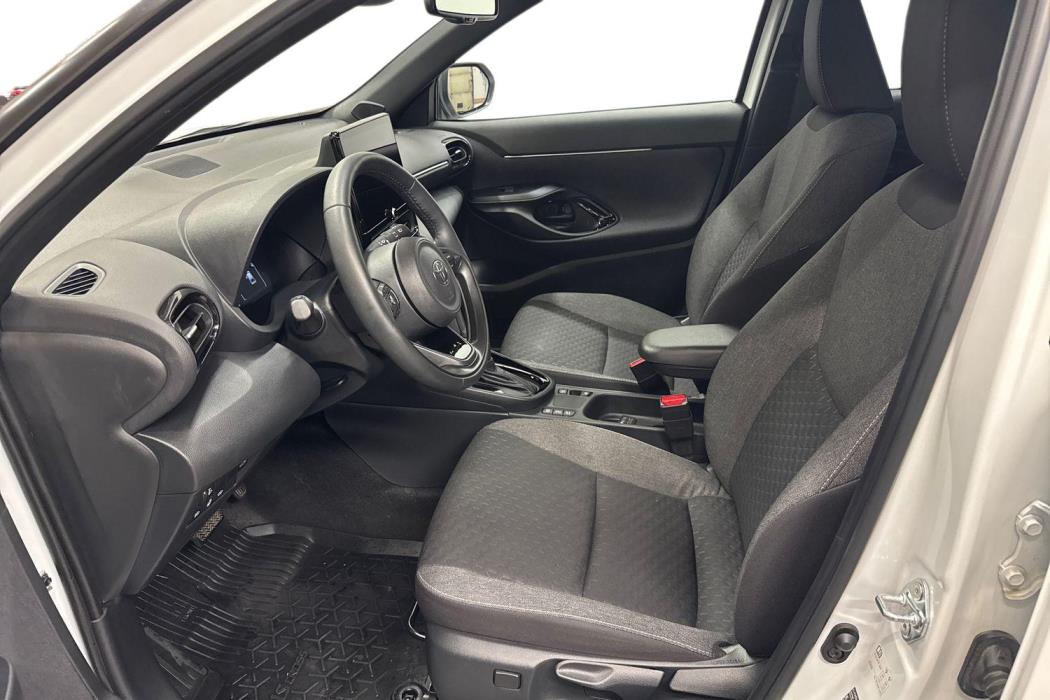 TOYOTA Yaris Cross 2025