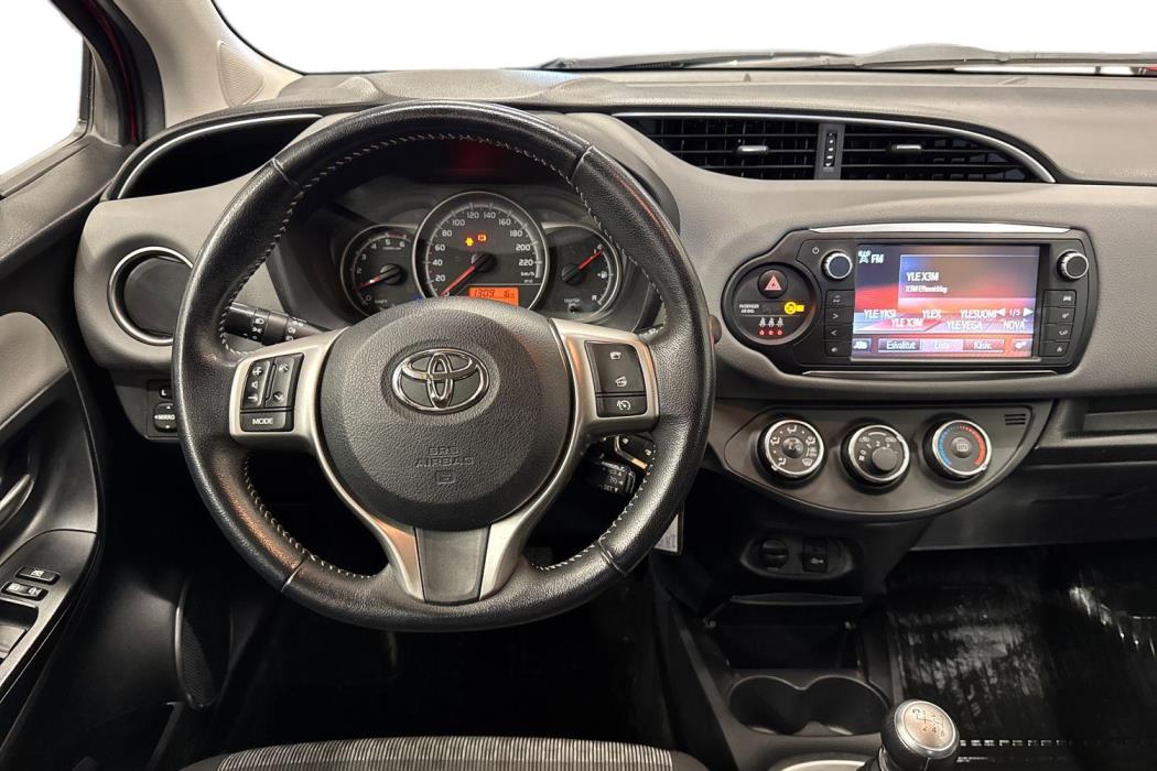 TOYOTA YARIS 2016