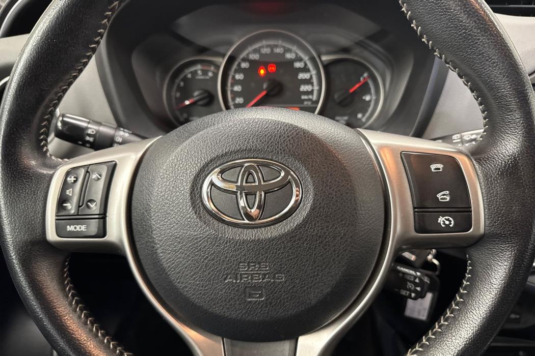 TOYOTA YARIS 2016