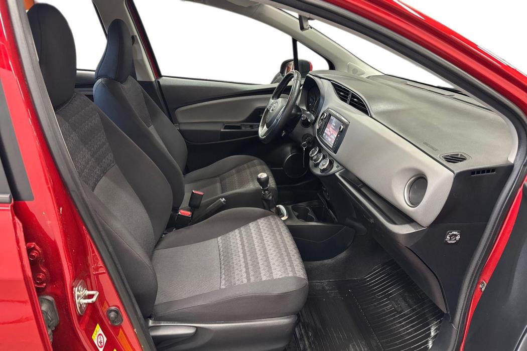 TOYOTA YARIS 2016