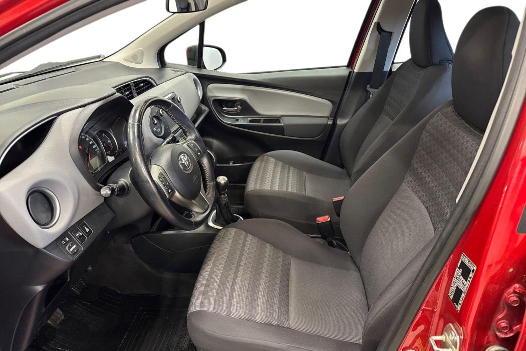 TOYOTA YARIS 2016