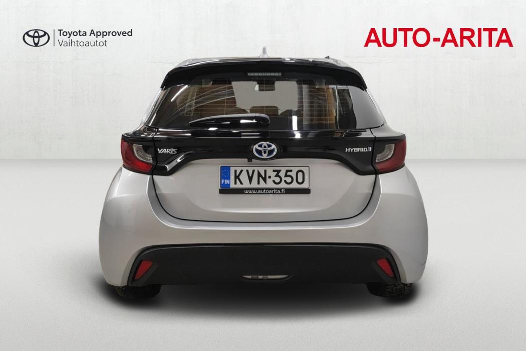 TOYOTA YARIS 2023
