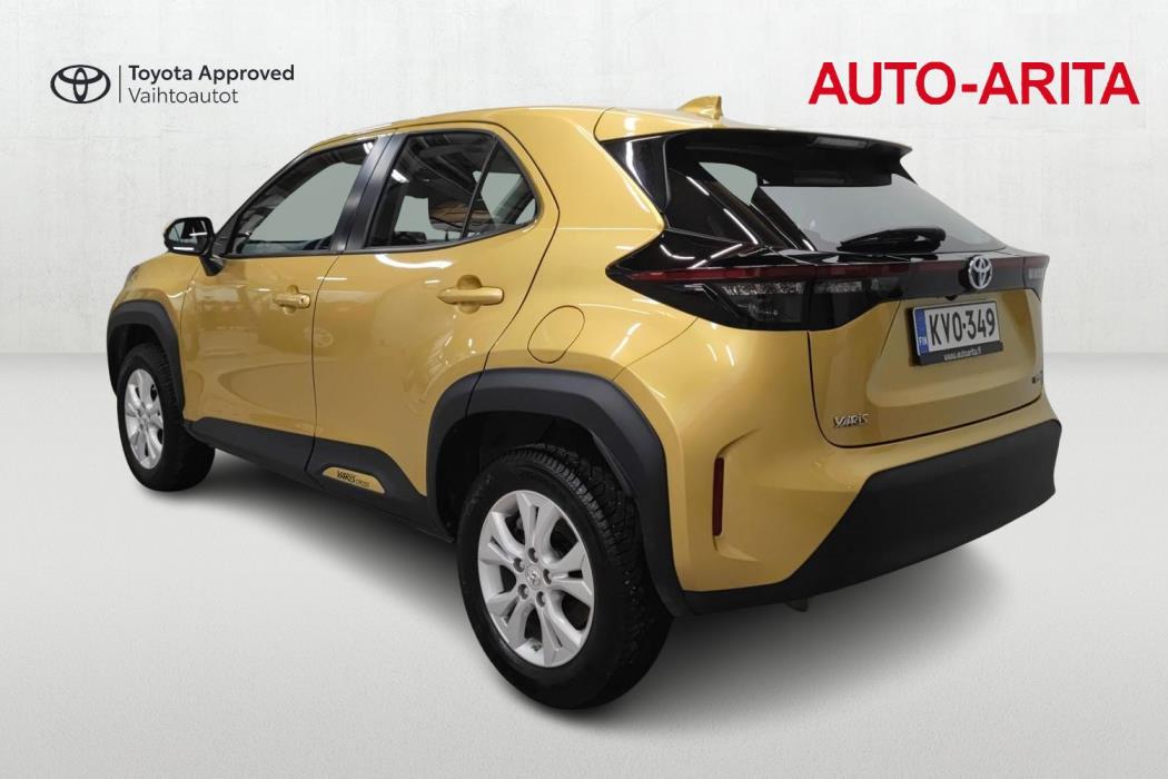 TOYOTA Yaris Cross 2023