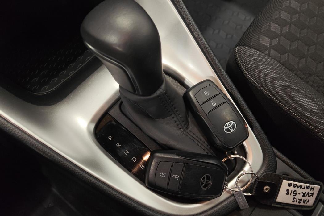 TOYOTA YARIS 2023