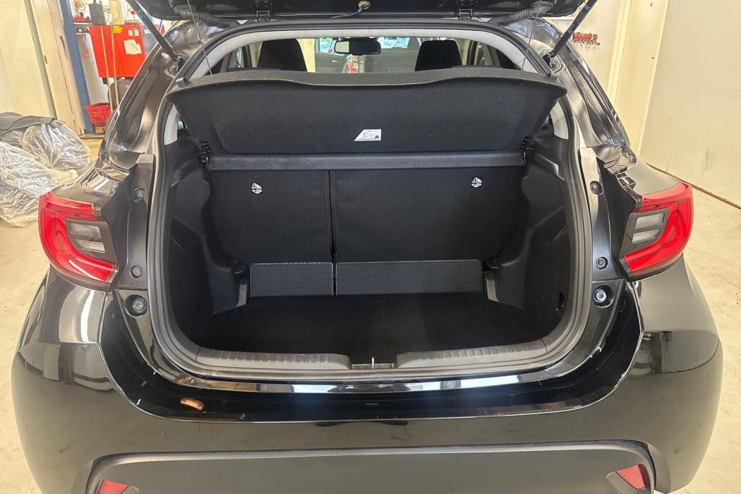 TOYOTA YARIS 2024