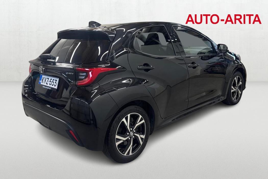 TOYOTA YARIS 2024