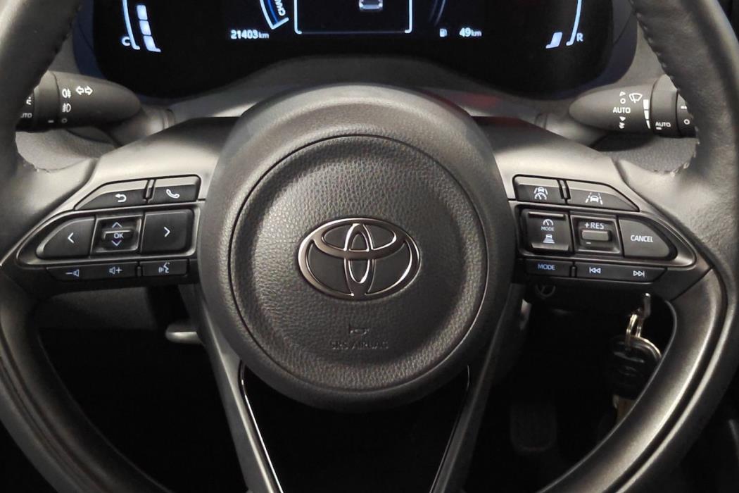 TOYOTA YARIS 2024