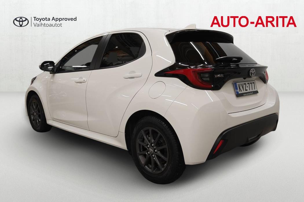 TOYOTA YARIS 2024