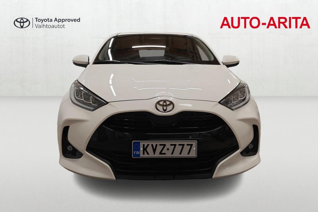 TOYOTA YARIS 2024