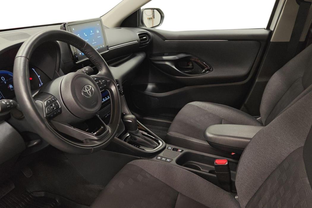TOYOTA YARIS 2024