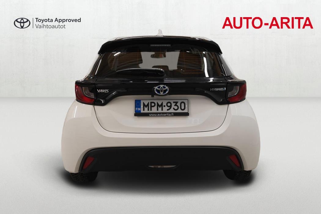 TOYOTA YARIS 2023