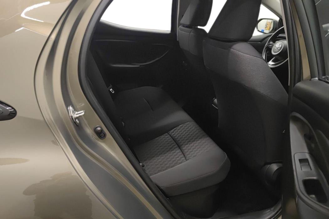 TOYOTA YARIS 2024