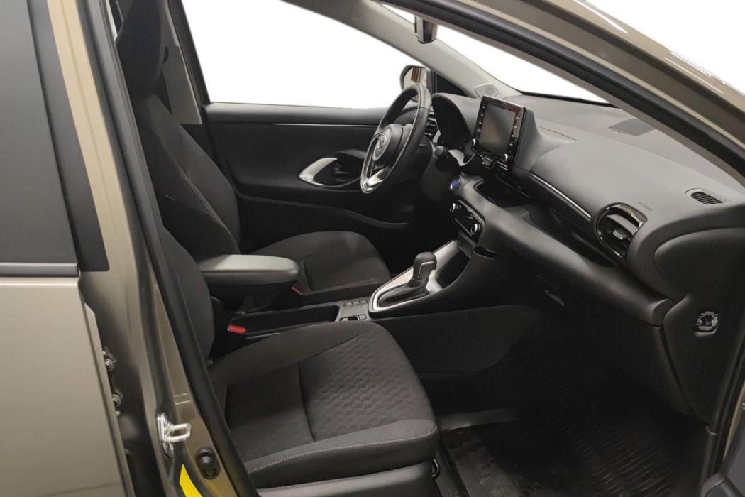 TOYOTA YARIS 2024