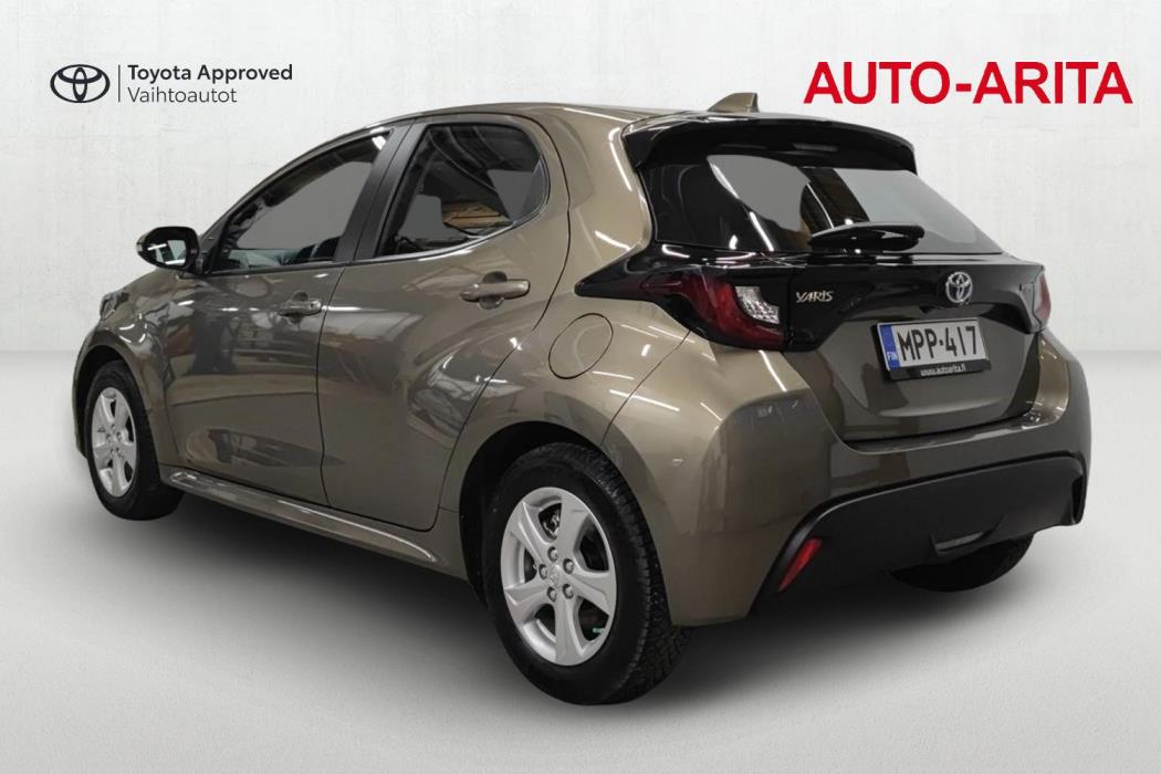 TOYOTA YARIS 2024