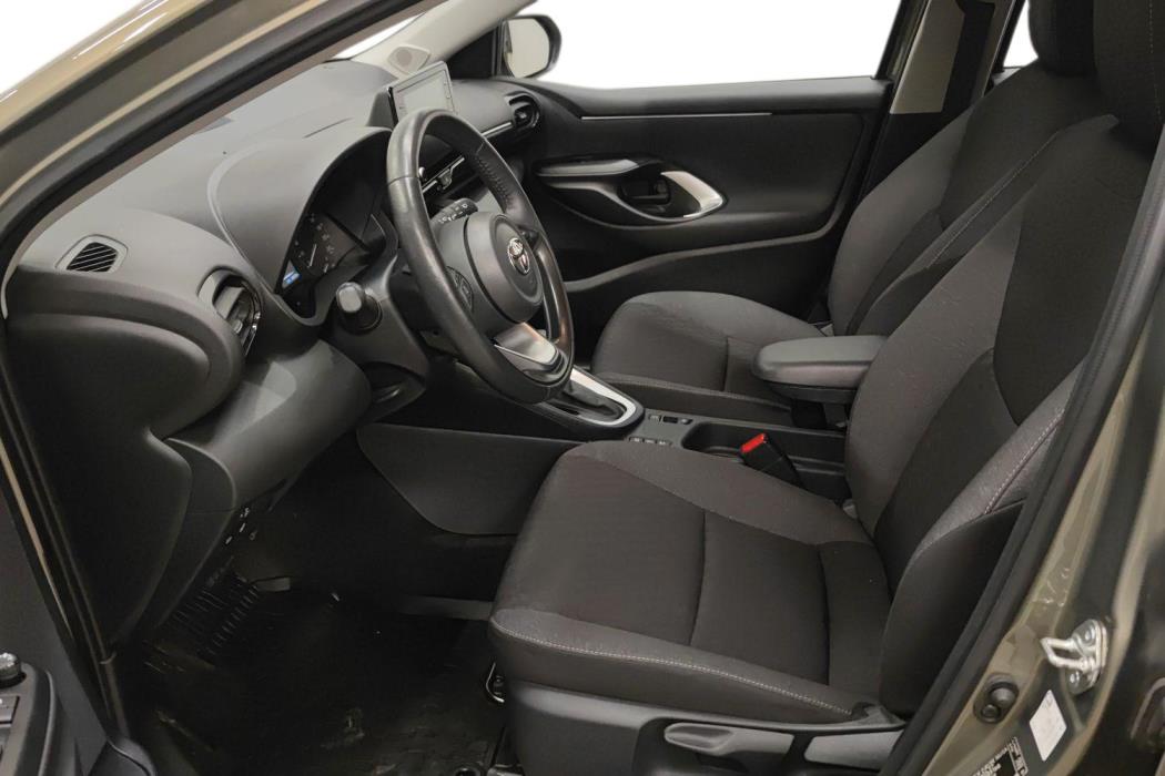 TOYOTA YARIS 2024